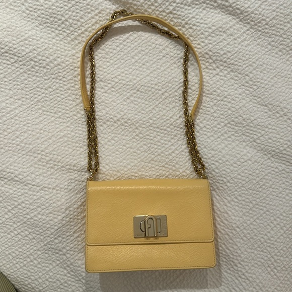 Yellow Furla crossbody handbag with gold chain - Picture 2 of 5